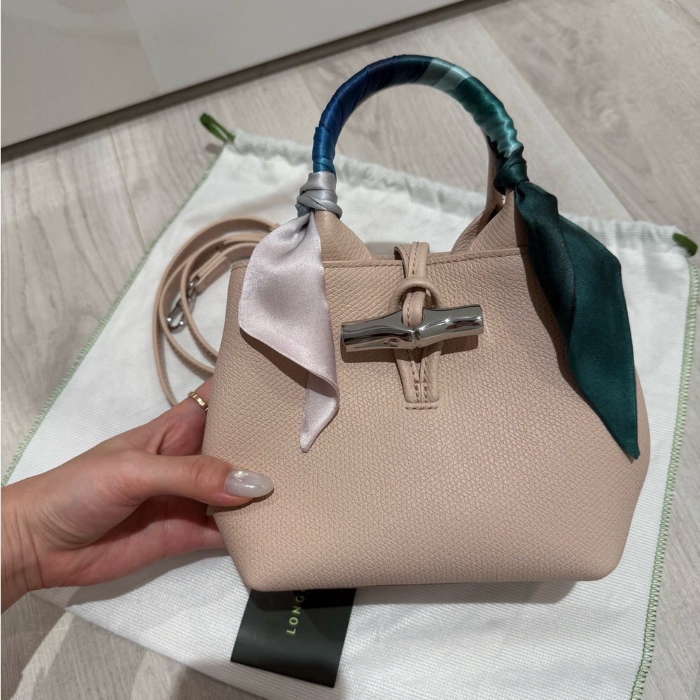 longchamp leroseau Elegant light pink Handbag with Silk Scarf Handle brand new